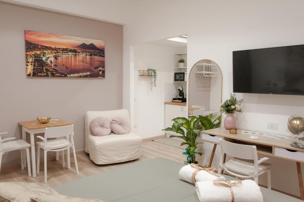 Michelangelo 80 Apartment Napoli Esterno foto