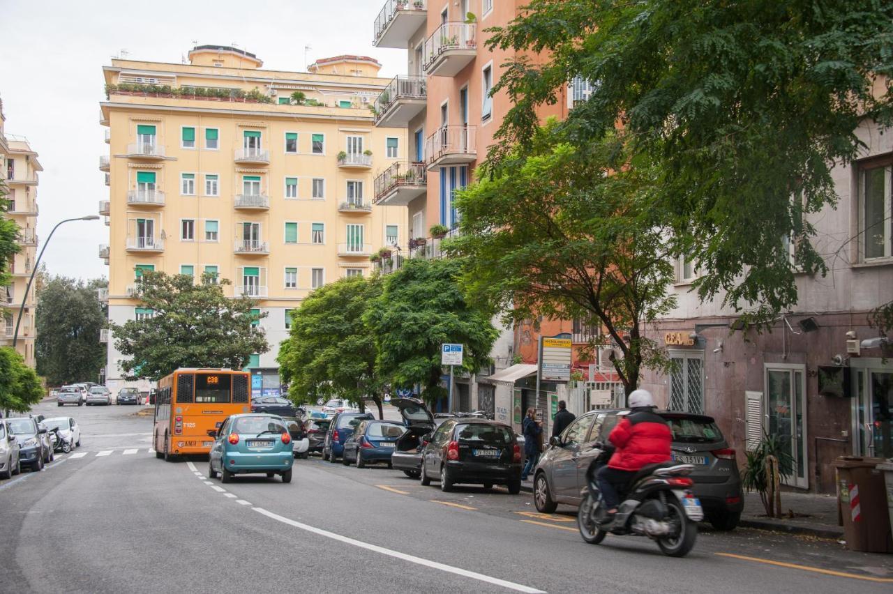 Michelangelo 80 Apartment Napoli Esterno foto