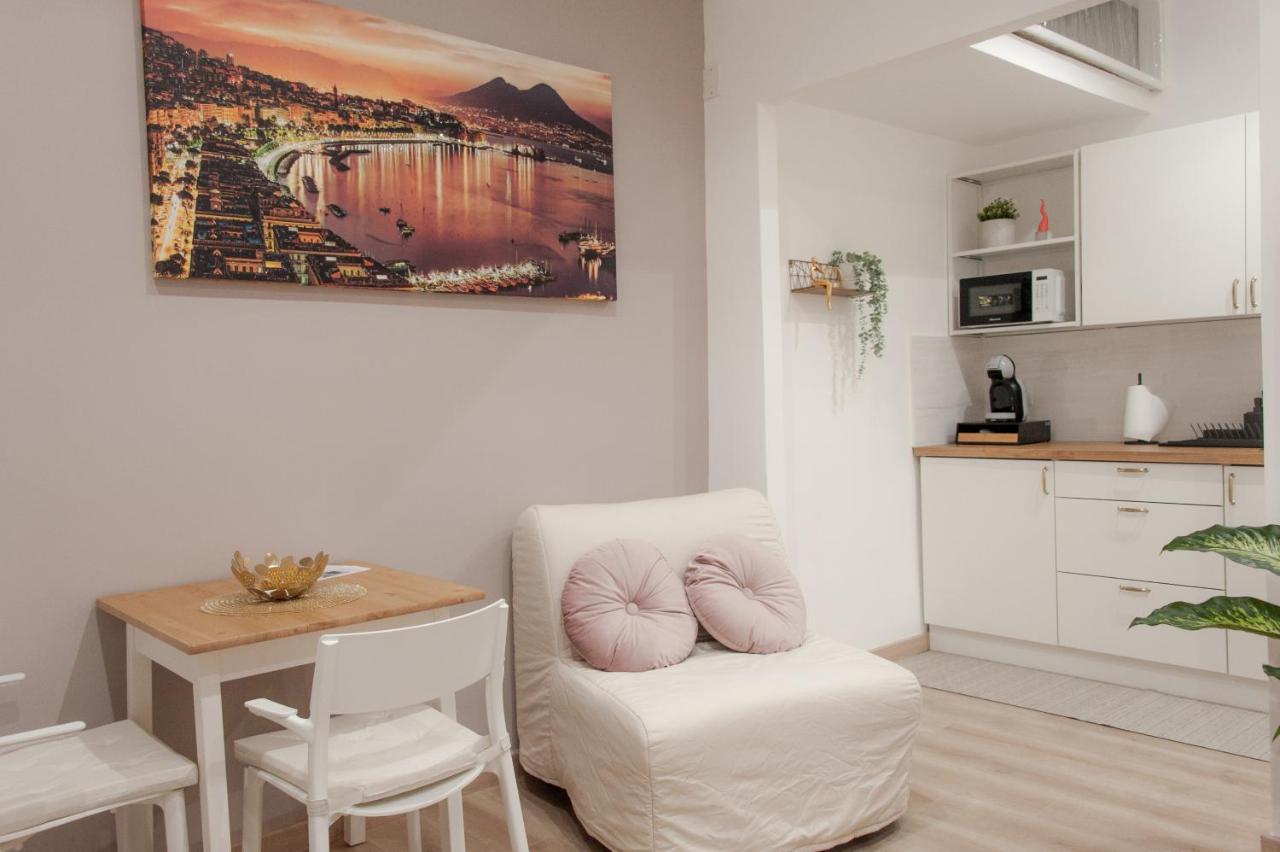 Michelangelo 80 Apartment Napoli Esterno foto